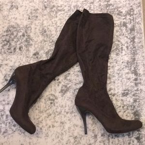 Like New* Barely Worn* Guess Suede Brown Boots